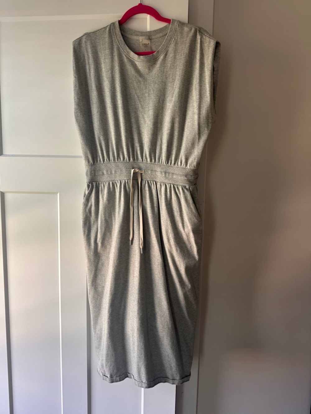 CALIA by Carrie Underwood Sleeveless Midi Dress in Light Gray